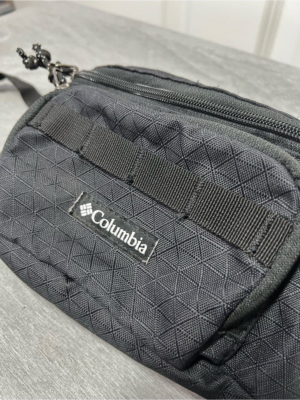 Columbia Fanny Pack Bum Bag Crossbody Black Sling Bag